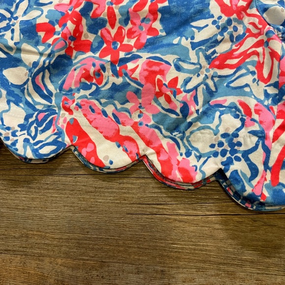 Lilly Pulitzer red white and blue pop pop printed buttercup scalloped shorts - Picture 10 of 13